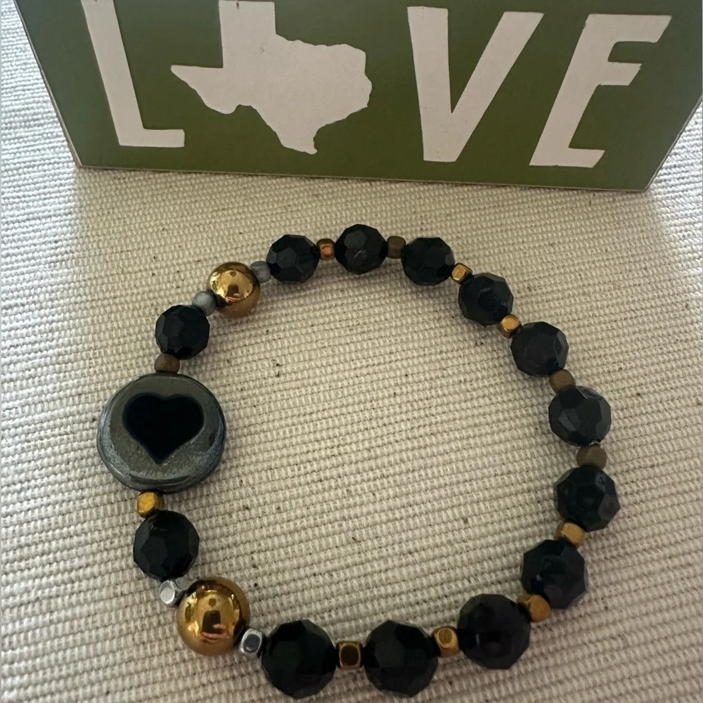 Handcrafted LOVE ✨🖤✨ Beaded Bracelet